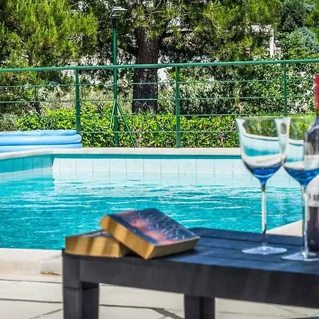 Campanile Sleeps 6 Pool Wifi Ostuni